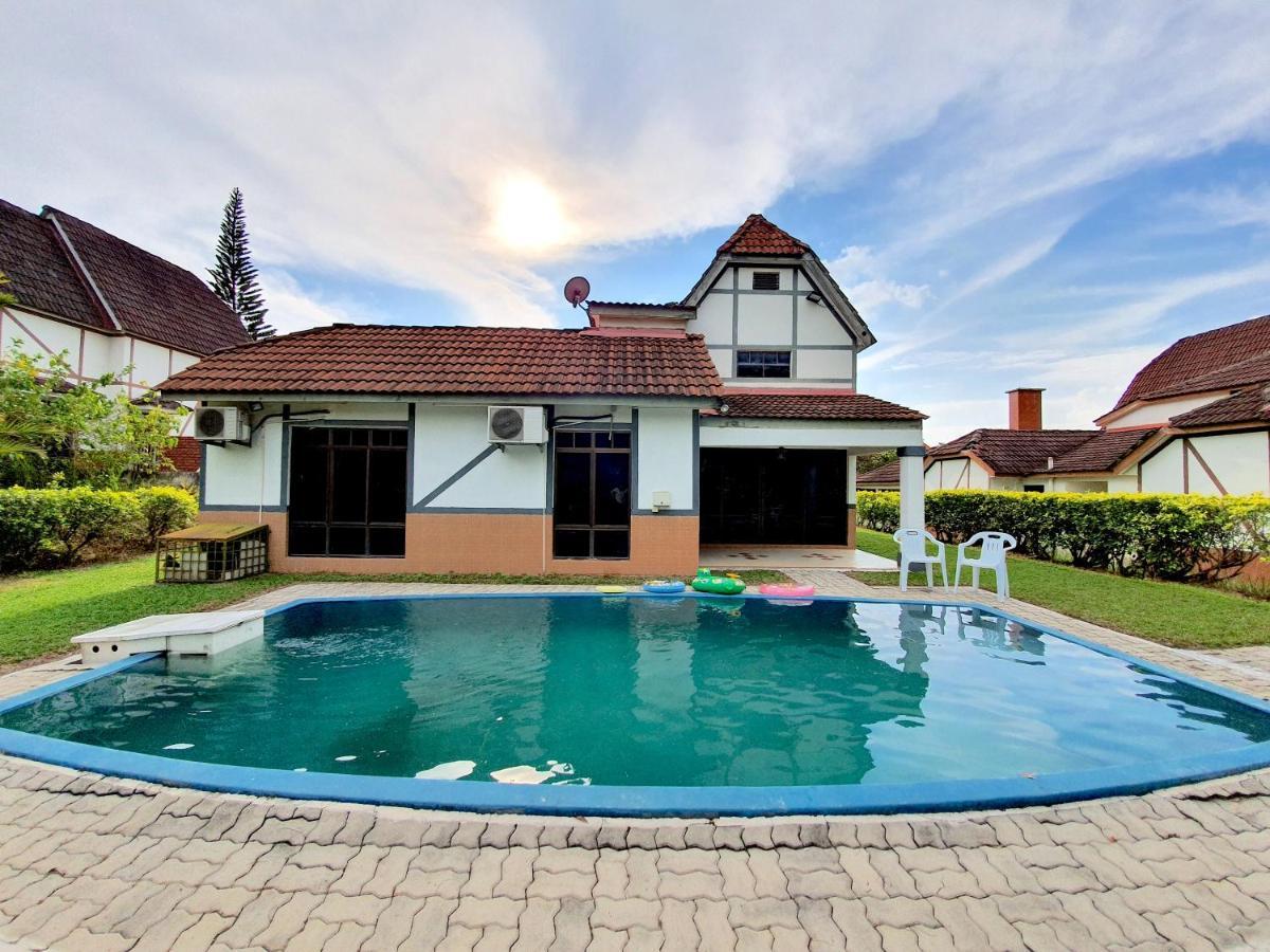 Melaka Afamosa Villa With Private Pool For 10 Pax Alor Gajah Exteriér fotografie