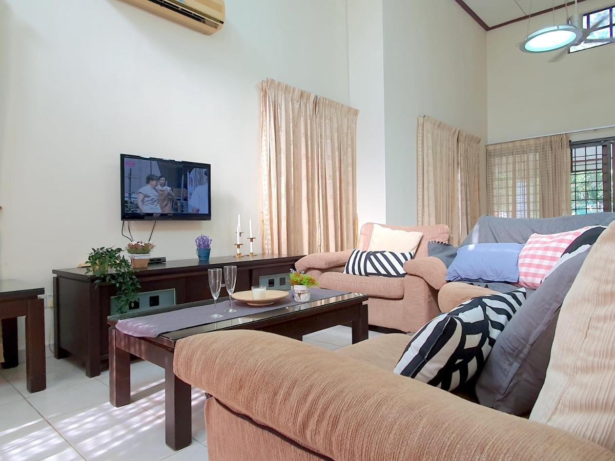Melaka Afamosa Villa With Private Pool For 10 Pax Alor Gajah Exteriér fotografie